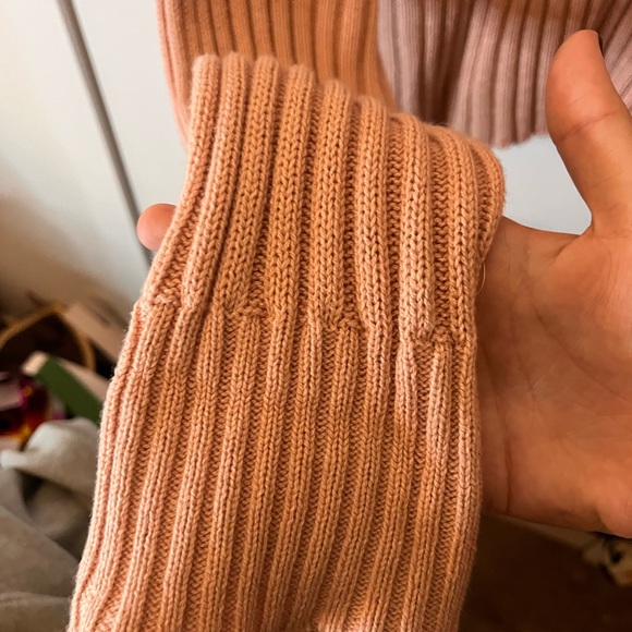 Rose Gold Ribbed Sweater American Eagle Large - Picture 3 of 4